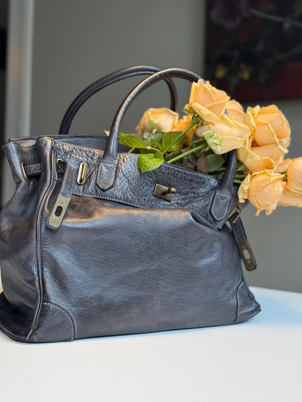 Anthracite washed leather bag with handmade finished color