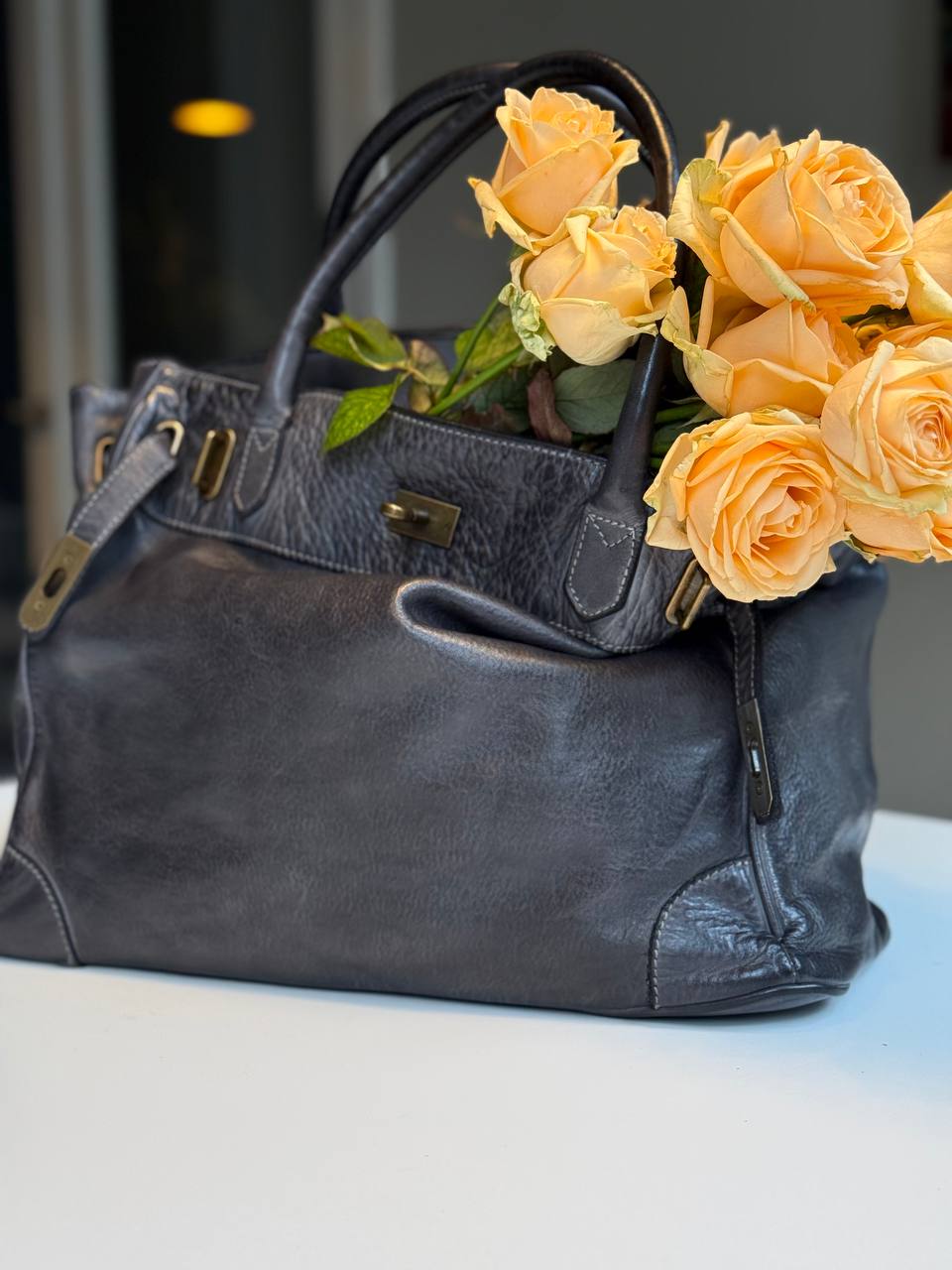 Anthracite washed leather bag with handmade finished color