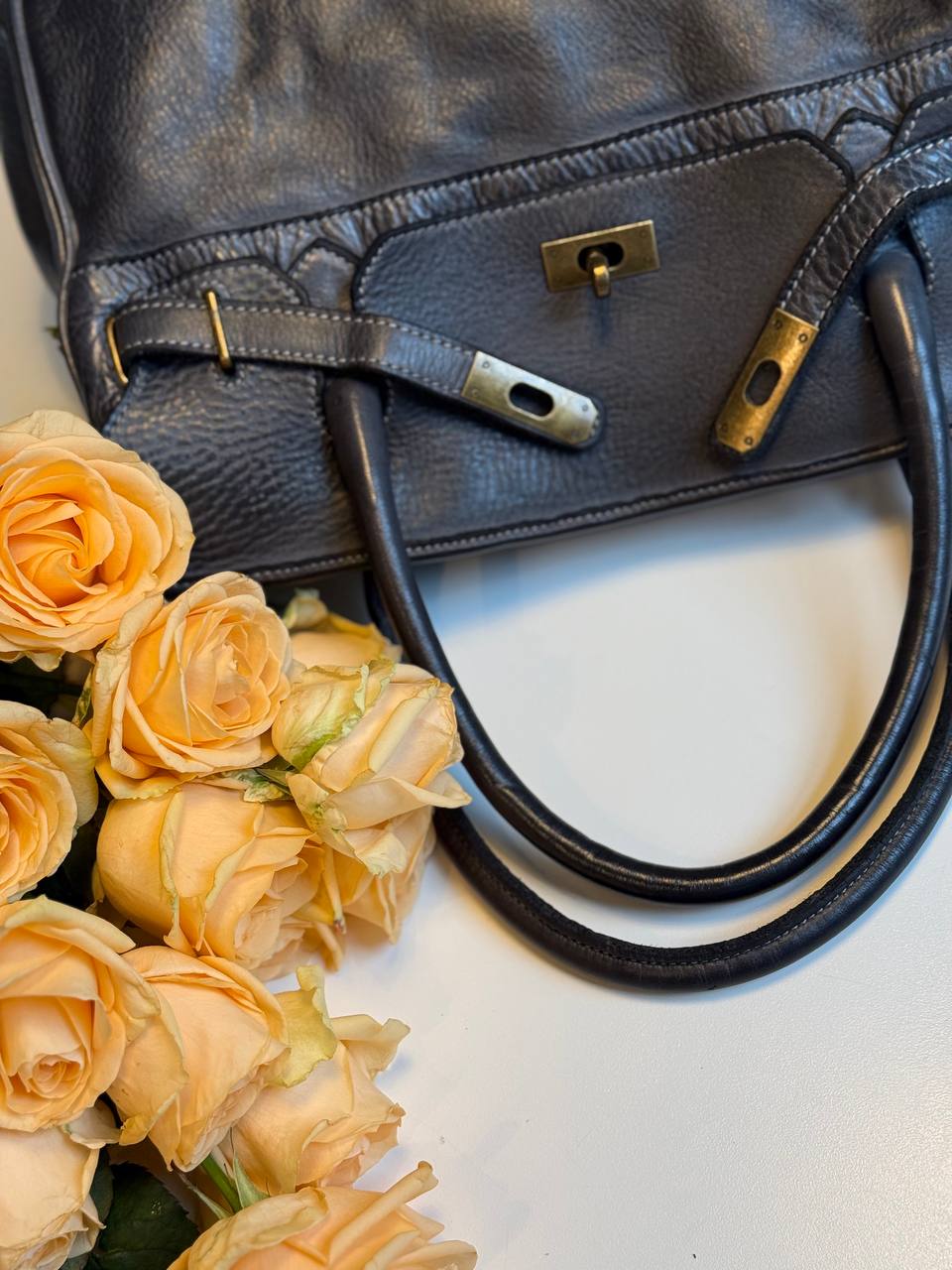 Anthracite washed leather bag with handmade finished color