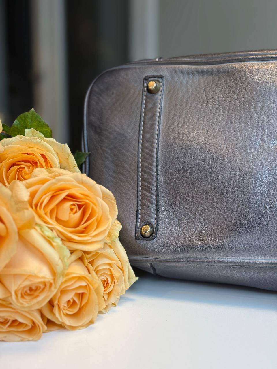 Anthracite washed leather bag with handmade finished color