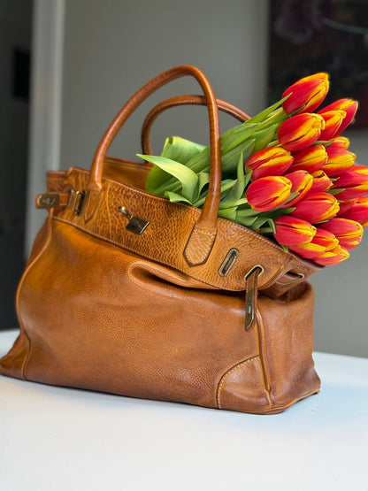 Cognac washed leather bag with handmade finished color